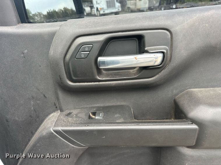 image for item DS3659 2020 Chevrolet Silverado 1500 pickup truck