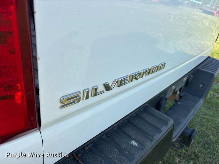 image for item DS3667 2020 Chevrolet Silverado 2500HD Crew Cab pickup truck