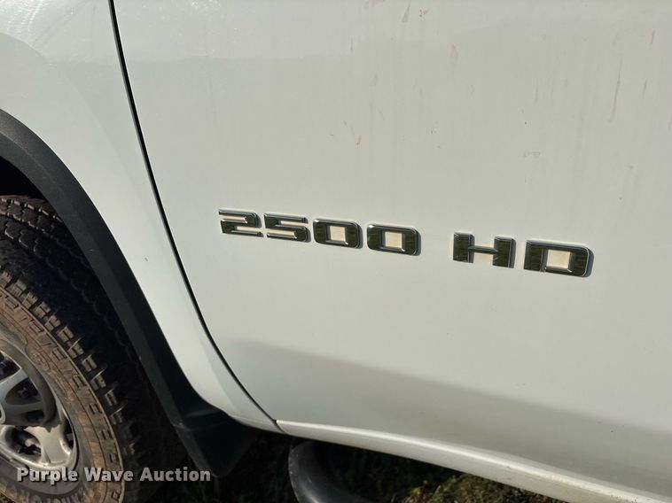 image for item DS3667 2020 Chevrolet Silverado 2500HD Crew Cab pickup truck