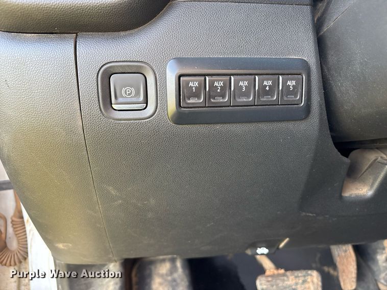 image for item DS3667 2020 Chevrolet Silverado 2500HD Crew Cab pickup truck