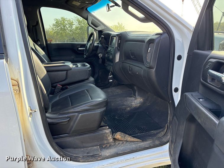 image for item DS3667 2020 Chevrolet Silverado 2500HD Crew Cab pickup truck