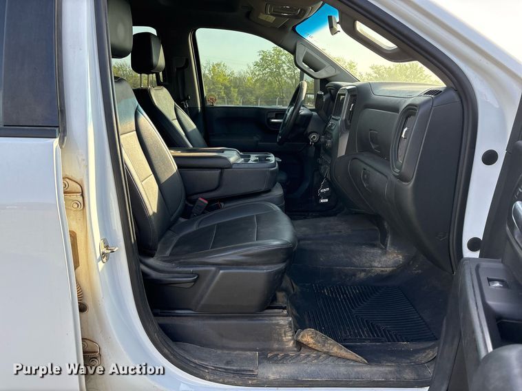 image for item DS3667 2020 Chevrolet Silverado 2500HD Crew Cab pickup truck