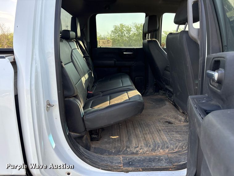 image for item DS3667 2020 Chevrolet Silverado 2500HD Crew Cab pickup truck