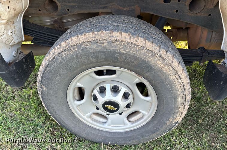 image for item DS3667 2020 Chevrolet Silverado 2500HD Crew Cab pickup truck