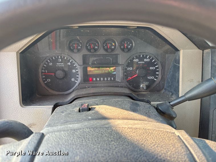 image for item DS3668 2008 Ford F450 Super Duty flatbed truck