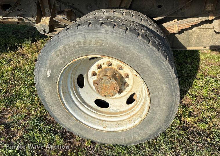 image for item DS3668 2008 Ford F450 Super Duty flatbed truck