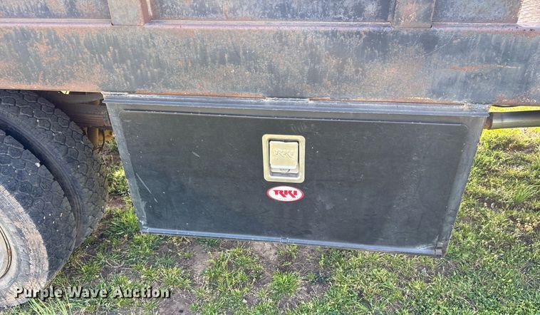 image for item DS3669 2014 Ford F450 Super Duty flatbed truck