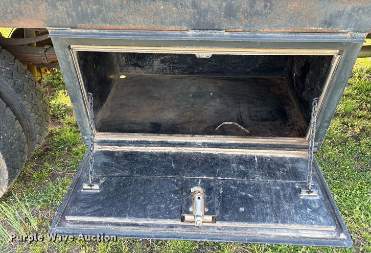 image for item DS3669 2014 Ford F450 Super Duty flatbed truck