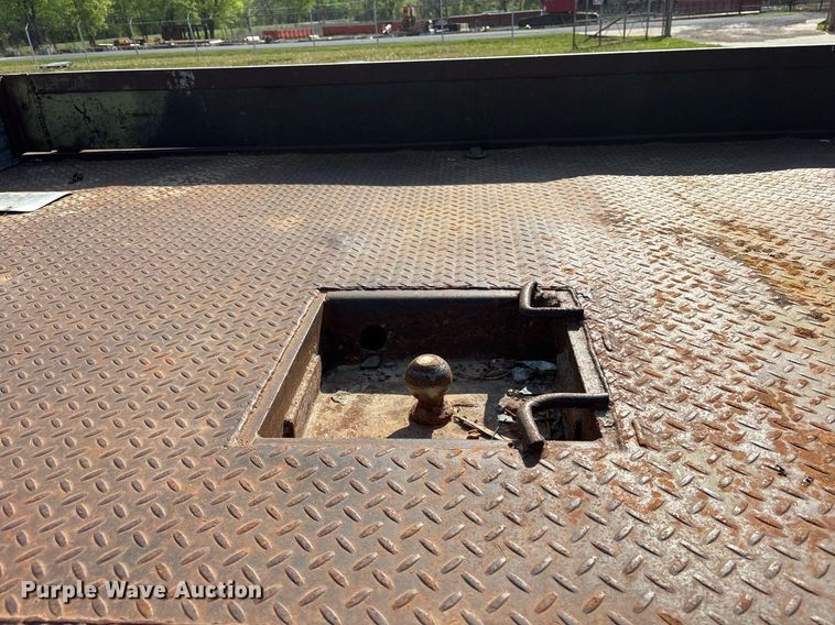 image for item DS3669 2014 Ford F450 Super Duty flatbed truck