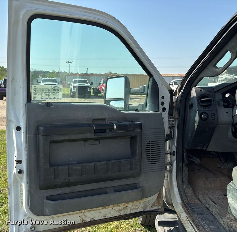 image for item DS3669 2014 Ford F450 Super Duty flatbed truck