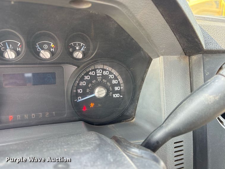 image for item DS3669 2014 Ford F450 Super Duty flatbed truck