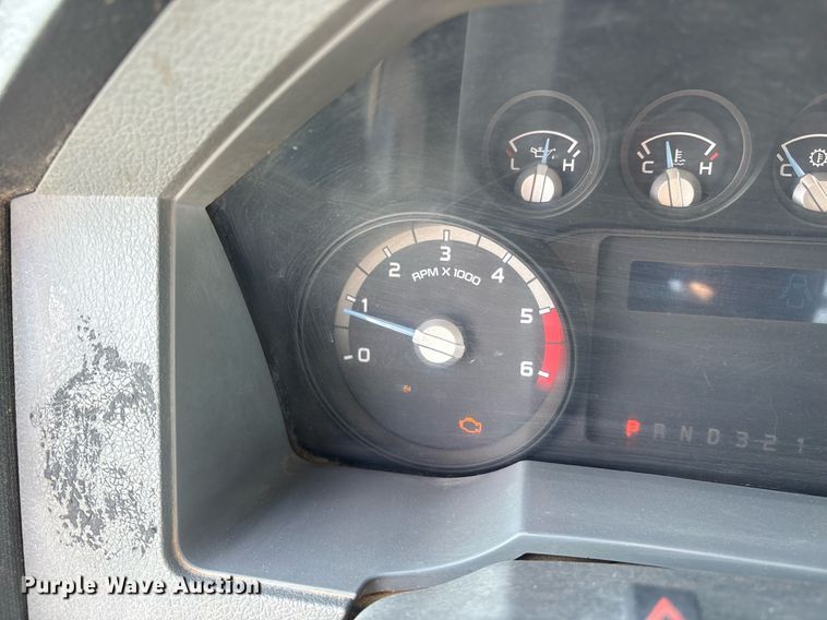 image for item DS3669 2014 Ford F450 Super Duty flatbed truck