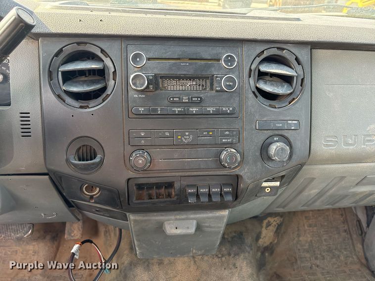 image for item DS3669 2014 Ford F450 Super Duty flatbed truck