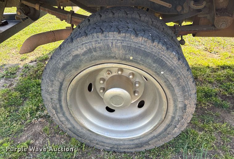 image for item DS3669 2014 Ford F450 Super Duty flatbed truck