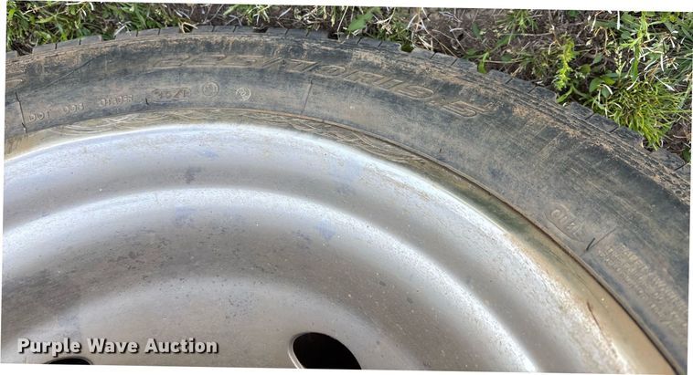 image for item DS3669 2014 Ford F450 Super Duty flatbed truck