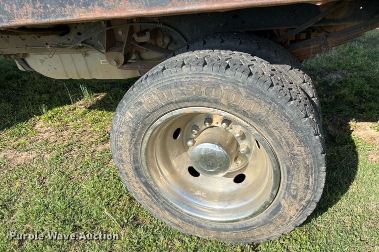 image for item DS3669 2014 Ford F450 Super Duty flatbed truck