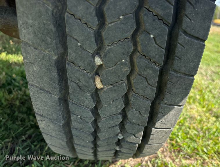 image for item DS3669 2014 Ford F450 Super Duty flatbed truck