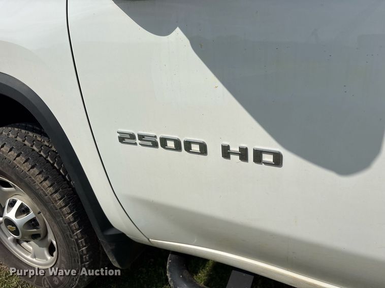 image for item DS3672 2020 Chevrolet Silverado 2500HD Crew Cab pickup truck