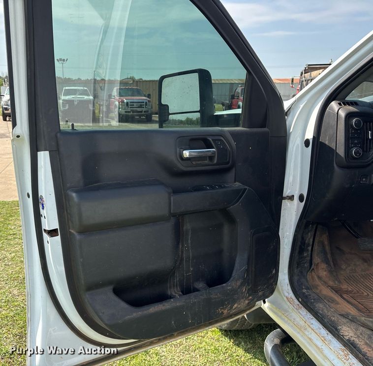 image for item DS3672 2020 Chevrolet Silverado 2500HD Crew Cab pickup truck