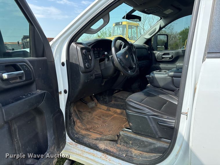 image for item DS3672 2020 Chevrolet Silverado 2500HD Crew Cab pickup truck