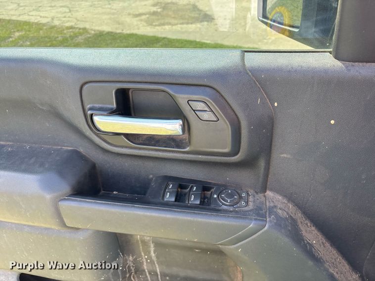 image for item DS3672 2020 Chevrolet Silverado 2500HD Crew Cab pickup truck