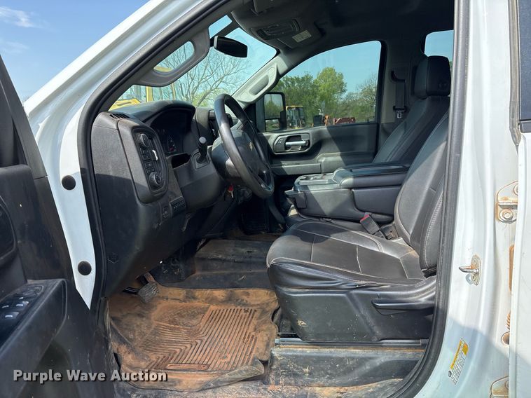 image for item DS3672 2020 Chevrolet Silverado 2500HD Crew Cab pickup truck