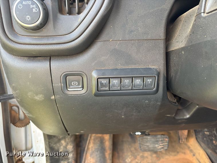 image for item DS3672 2020 Chevrolet Silverado 2500HD Crew Cab pickup truck