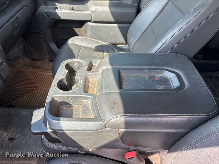 image for item DS3672 2020 Chevrolet Silverado 2500HD Crew Cab pickup truck