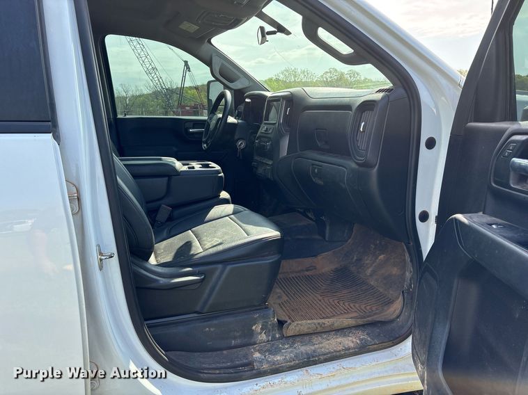 image for item DS3672 2020 Chevrolet Silverado 2500HD Crew Cab pickup truck