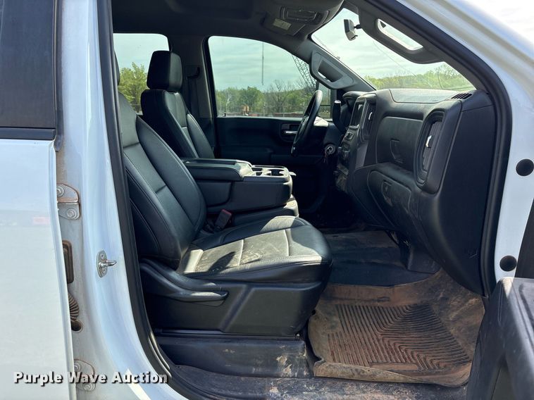 image for item DS3672 2020 Chevrolet Silverado 2500HD Crew Cab pickup truck