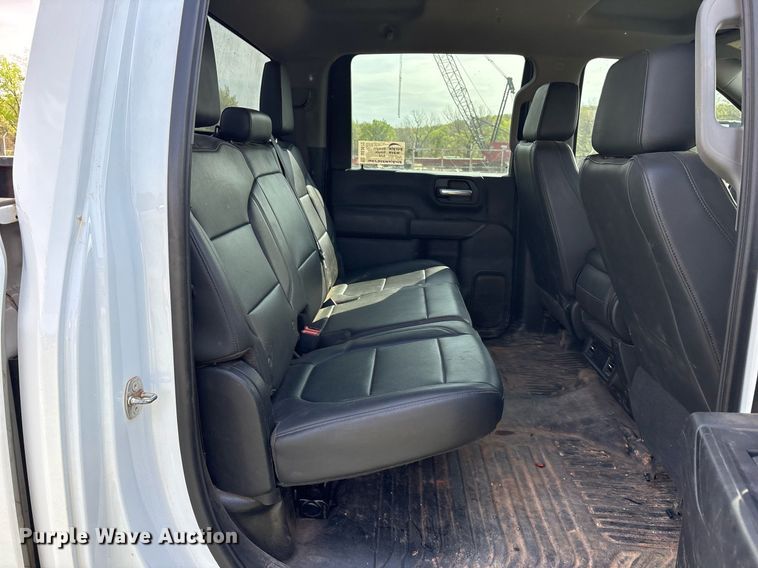 image for item DS3672 2020 Chevrolet Silverado 2500HD Crew Cab pickup truck