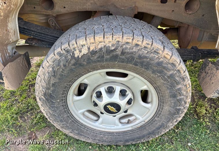 image for item DS3672 2020 Chevrolet Silverado 2500HD Crew Cab pickup truck