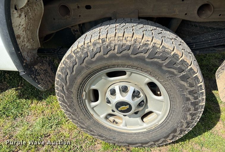 image for item DS3672 2020 Chevrolet Silverado 2500HD Crew Cab pickup truck