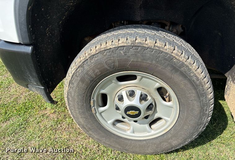 image for item DS3672 2020 Chevrolet Silverado 2500HD Crew Cab pickup truck