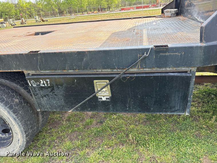 image for item DS3676 2008 Ford F550 Super Duty SuperCab flatbed truck