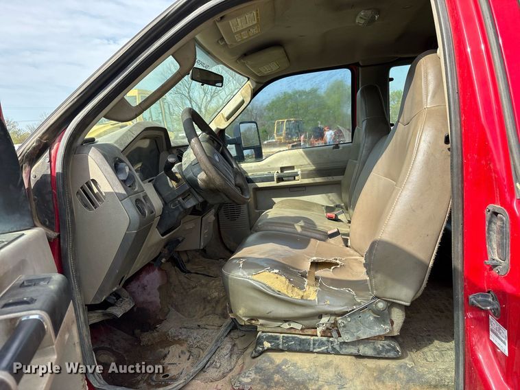 image for item DS3676 2008 Ford F550 Super Duty SuperCab flatbed truck