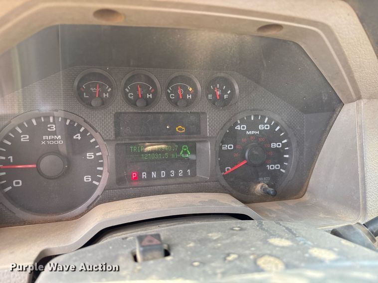 image for item DS3676 2008 Ford F550 Super Duty SuperCab flatbed truck