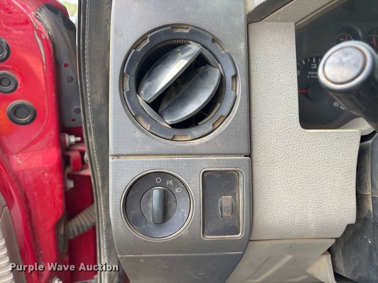 image for item DS3676 2008 Ford F550 Super Duty SuperCab flatbed truck