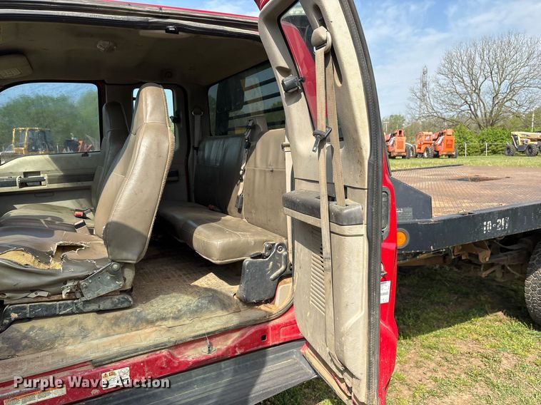 image for item DS3676 2008 Ford F550 Super Duty SuperCab flatbed truck