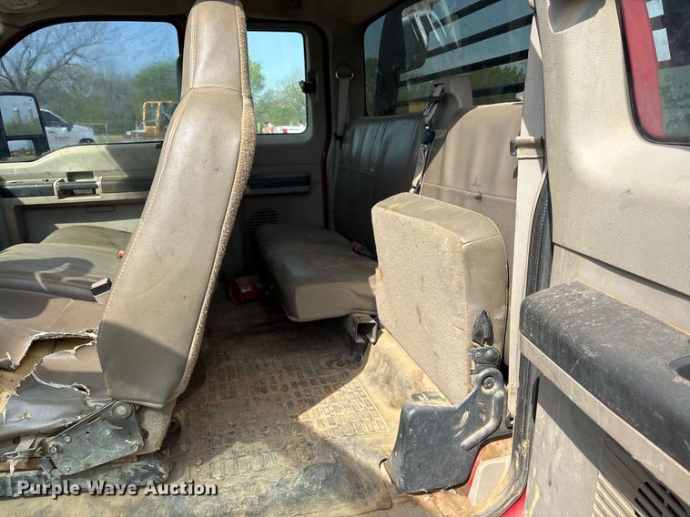 image for item DS3676 2008 Ford F550 Super Duty SuperCab flatbed truck