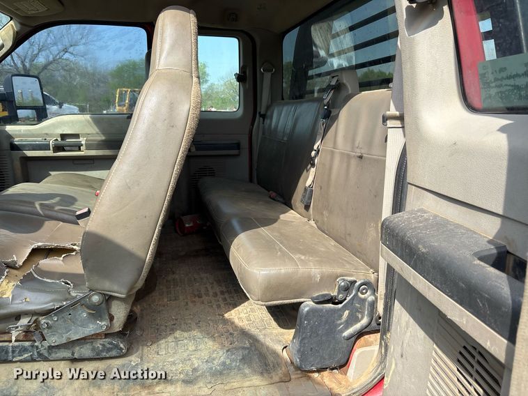 image for item DS3676 2008 Ford F550 Super Duty SuperCab flatbed truck