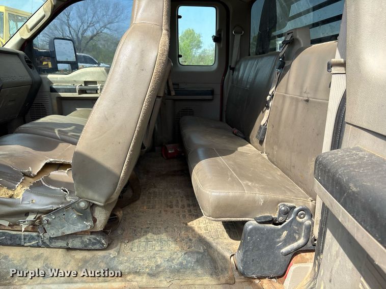 image for item DS3676 2008 Ford F550 Super Duty SuperCab flatbed truck