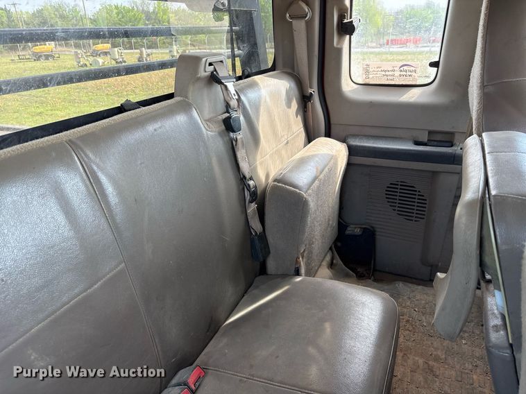 image for item DS3676 2008 Ford F550 Super Duty SuperCab flatbed truck