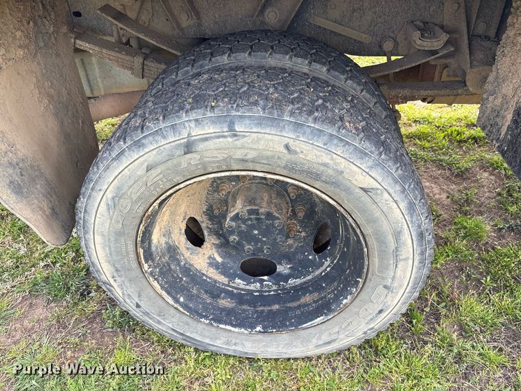 image for item DS3676 2008 Ford F550 Super Duty SuperCab flatbed truck