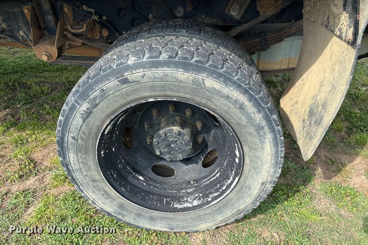 image for item DS3676 2008 Ford F550 Super Duty SuperCab flatbed truck