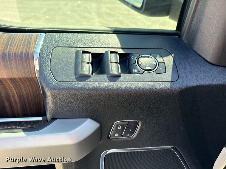 image for item DS3698 2016 Ford F150 Lariat  SuperCrew pickup truck