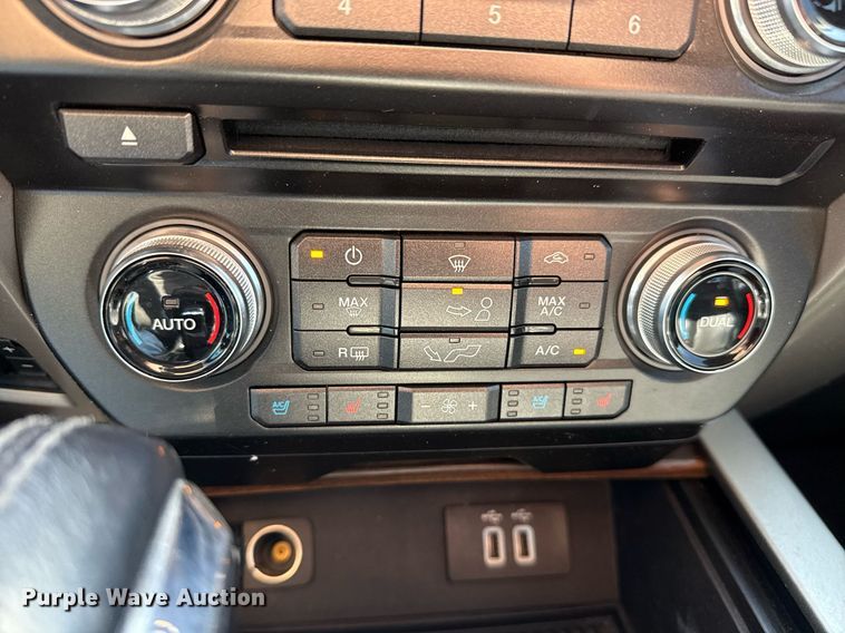 image for item DS3698 2016 Ford F150 Lariat  SuperCrew pickup truck