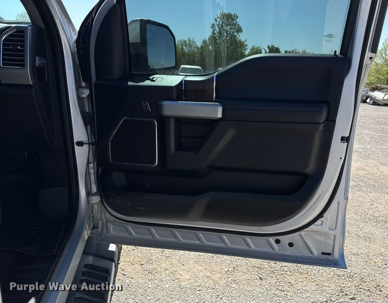 image for item DS3698 2016 Ford F150 Lariat  SuperCrew pickup truck