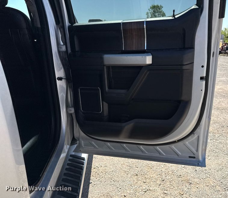 image for item DS3698 2016 Ford F150 Lariat  SuperCrew pickup truck