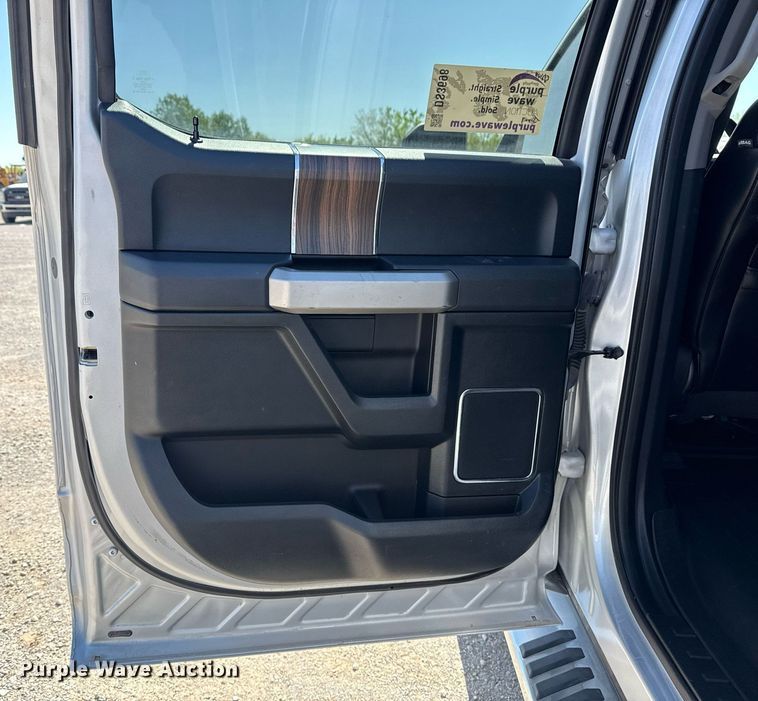 image for item DS3698 2016 Ford F150 Lariat  SuperCrew pickup truck